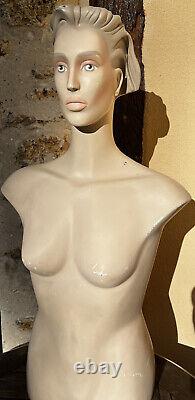 Ancien Mannequin Women's Bust Of The 1980s