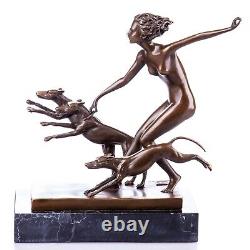 Art Deco Bronze Sculpture of a Nude Woman with Dogs Hunter After Lorenzo