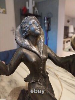 Art Deco Woman Statue Lamp