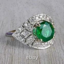 'Art Deco Women's Ring with Round 2 Ct Emerald-Imitation and Gold Plating'