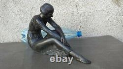 Former Large Sculpture Art Deco In Regulates Young Woman Sitting At The Panther