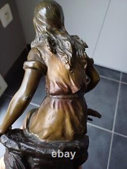 Louis Moreau. Regulator. Art Deco Woman Statue