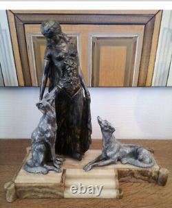 Sculpture Statue Regule Art Deco La Femme Aux Greyhounds
