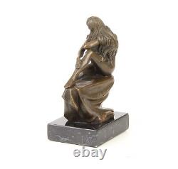 Sculpture of a Nude Woman in Bronze on Black Marble Art Deco after Milo