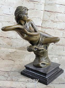 Signed Art Deco Bronze Rare Roaring Nude Woman Sculpture Statue Gift from the 1920s