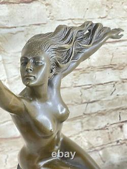 Signed Gennarelli Pigeon Carrier Woman Art Deco Bronze Sculpture Nude