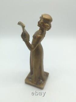 Statue, Art Deco bronze sculpture of a signed woman by H. Poirier