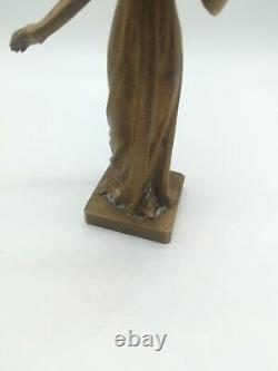 Statue, Art Deco bronze sculpture of a signed woman by H. Poirier