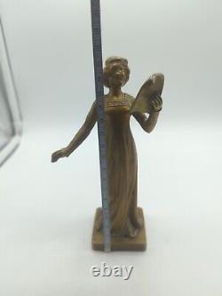 Statue, Art Deco bronze sculpture of a signed woman by H. Poirier