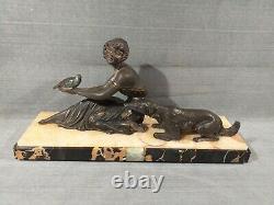 Statuette Art Deco Woman With Pigeon And Dog Regulated Patina On Marble