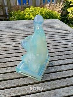 Superb Sabino France Opalescent Glass The Woman Aux Colombes Art Deco Top 17cm