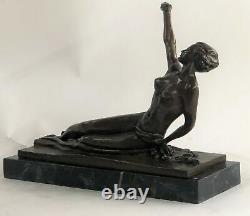 Vintage Art Deco / New Bronze Chair Statue Femme Fonte Figurine
