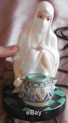 ALADIN Veilleuse porcelaine polychrome années 30 Femme orientale & jarre