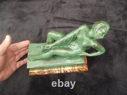 Ancienne statuette femme nue art déco signée BERCOS en régule patiné vert