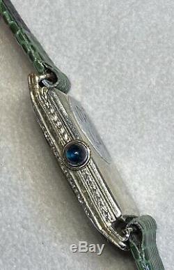 Antique Art Déco Européenne Diamant Émeraude Saphir Platine Tonneau Montre 1920s