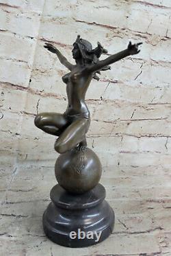 Art Déco Fonte Atlas Dame Femme Femelle Guerrier Par Mario Nick Bronze