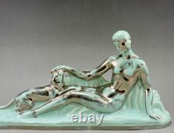 Art Déco ODYV statue en faiencefemme nue au panthèrecamaïeu vert pâle argenté