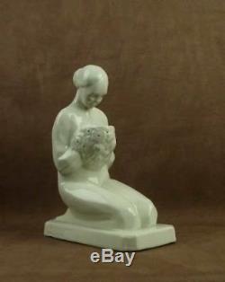 Belle Sculpture Veilleuse Art Deco Femme En Ceramique Craquelee Signee