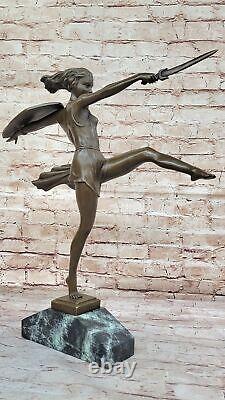 Bronze Art Déco Amazon Signée Femme Guerrière Sculpture Chaude Affaire