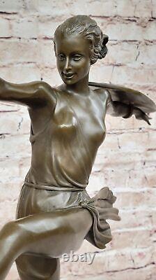 Bronze Art Déco Amazon Signée Femme Guerrière Sculpture Chaude Affaire