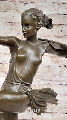 Bronze Art Déco Amazon Signée Femme Guerrière Sculpture Chaude Affaire