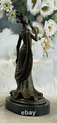 Élégant Femme'Holding' Masque Bronze Sculpture Marbre Base Statue Art Déco