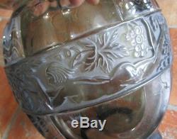 Grand vase art déco en verre moulé-pressé Femmes nues