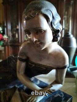 MAGNIFIQUE STATUE FEMME ART DECO 1930 EN REGULE signé URIANO OBJET VITRINE