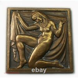 MEDAILLE carré plaque Art déco Femme nue par Marcel RENARD (FR2) med532