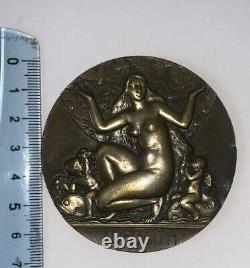 Médaille Bronze APHRODITE Art Deco Signée M. Delannoy 1932 Femme Nue Erotique