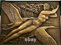 Medaille Plaque Femme Nue Art Deco Nouveau Delamarre Non Atribue Aviation