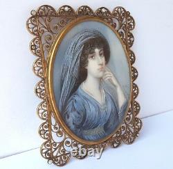 Miniature Portrait Jeune Femme Peint à la Main Signé Um 1860 1880 AL965