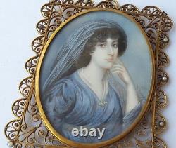 Miniature Portrait Jeune Femme Peint à la Main Signé Um 1860 1880 AL965