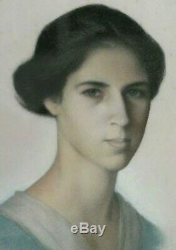 Portrait au pastel 1935 signé Ch Perrin Jeune Femme