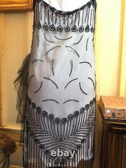 Rare robe de bal d'époque art-déco 1925 Charleston décor paon en perles de jais