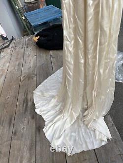 Robe Soie de Soirée Ancien Vêtement XIXeme Art Deco Vintage Femme Mariée