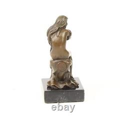 Sculpture Femme nue en bronze sur un marbre noir Art déco d'après Milo