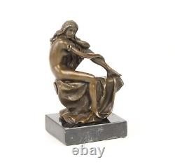 Sculpture Femme nue en bronze sur un marbre noir Art déco d'après Milo