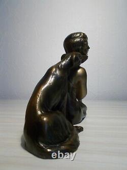 Sculpture art deco 1930 L. BRUNS statuette femme au chien levrier statue barzoi