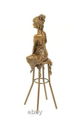 Sculpture bronze Art Déco semi nue femme sur tabouret d'après Pierre Collinet