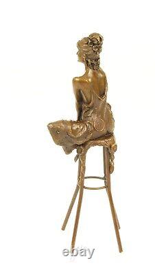 Sculpture bronze Art Déco semi nue femme sur tabouret d'après Pierre Collinet