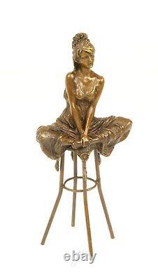 Sculpture bronze Art Déco semi nue femme sur tabouret d'après Pierre Collinet