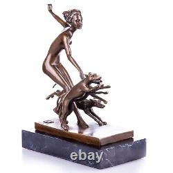 Sculpture bronze Art déco Femme nue avec des chiens Chasseur d'après Lorenzo