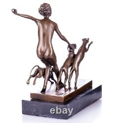 Sculpture bronze Art déco Femme nue avec des chiens Chasseur d'après Lorenzo