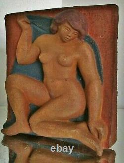 Sculpture statue Terre cuite ART DÉCO moderniste Femme, signature à identifier