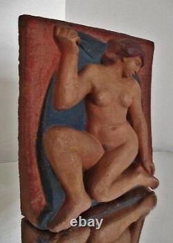 Sculpture statue Terre cuite ART DÉCO moderniste Femme, signature à identifier
