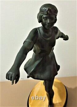 Statue Art-Déco Jeune Femme en régule sur socle en marbre