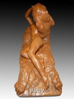 Statue Art Déco femme sur une peau de lion terre cuite H. ROGEROL 1877-1947