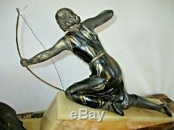 Statuette chyséléphantine Femme archer lévrier marbre et régule 1930 Art Déco
