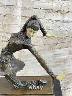 Superbe Vintage Art Déco Bronze De Un Danseuse Femme Signée Superbe
